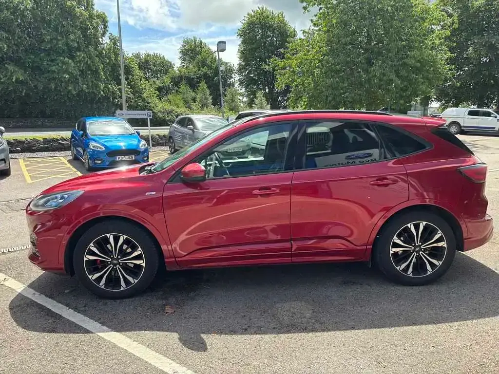 Used Ford Kuga ST-Line X 2021 Ruby red SUV