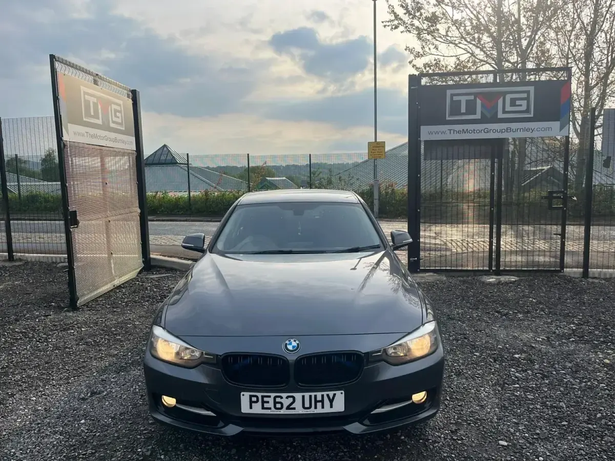 Second-hand BMW 318 Sport Line 2012 Gri Berlinǎ