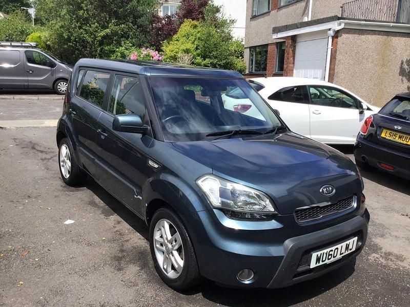Blue Used 2010 Kia Soul 2 SUV | £2,275 (A bit pricey) - Image 1/4