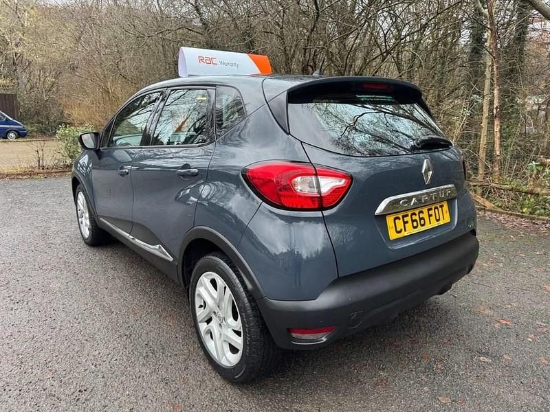 Used Renault Captur Dynamique 90 HP (66 kW) 2017 Blue SUV