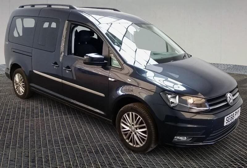 Used VW Caddy Maxi Life S 102 HP (75 kW) 2019 Blue MPV