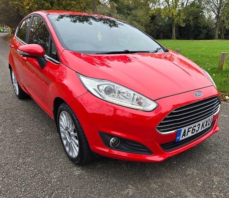 Red Used 2013 Ford Fiesta Titanium Hatchback | £4,295 (A bit pricey) - Image 1/4