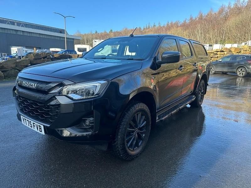 New Isuzu D-Max 205 HP (150 kW) 2025 Black Pickup