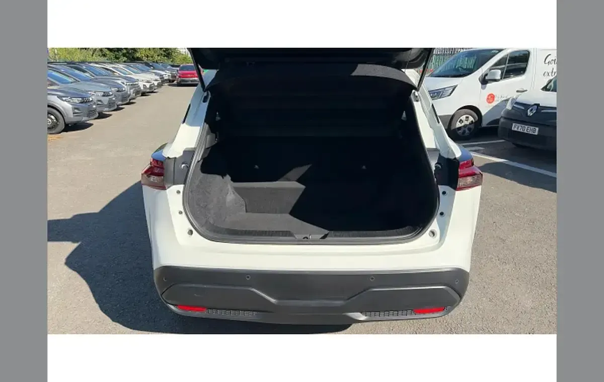 Used Nissan Qashqai Acenta Premium 158 HP (116 kW) 2023 White SUV