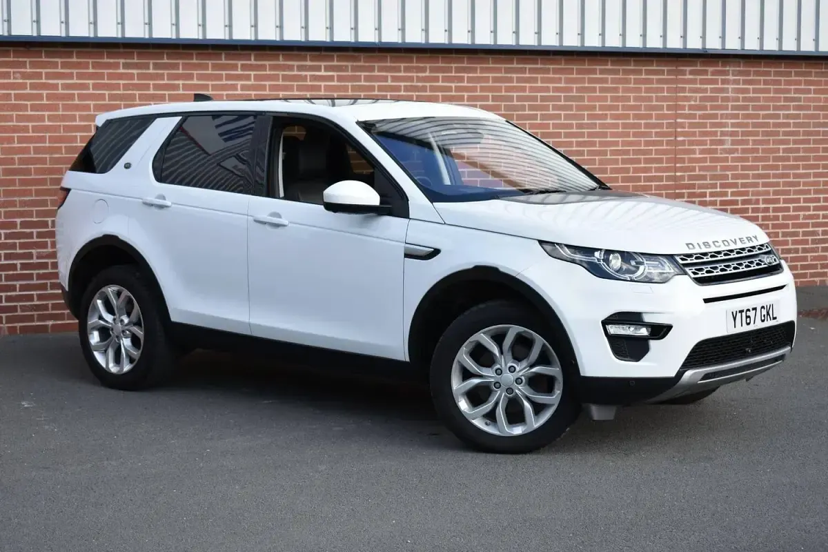 Used Land Rover Discovery Sport HSE 177 HP (130 kW) 2017 White SUV