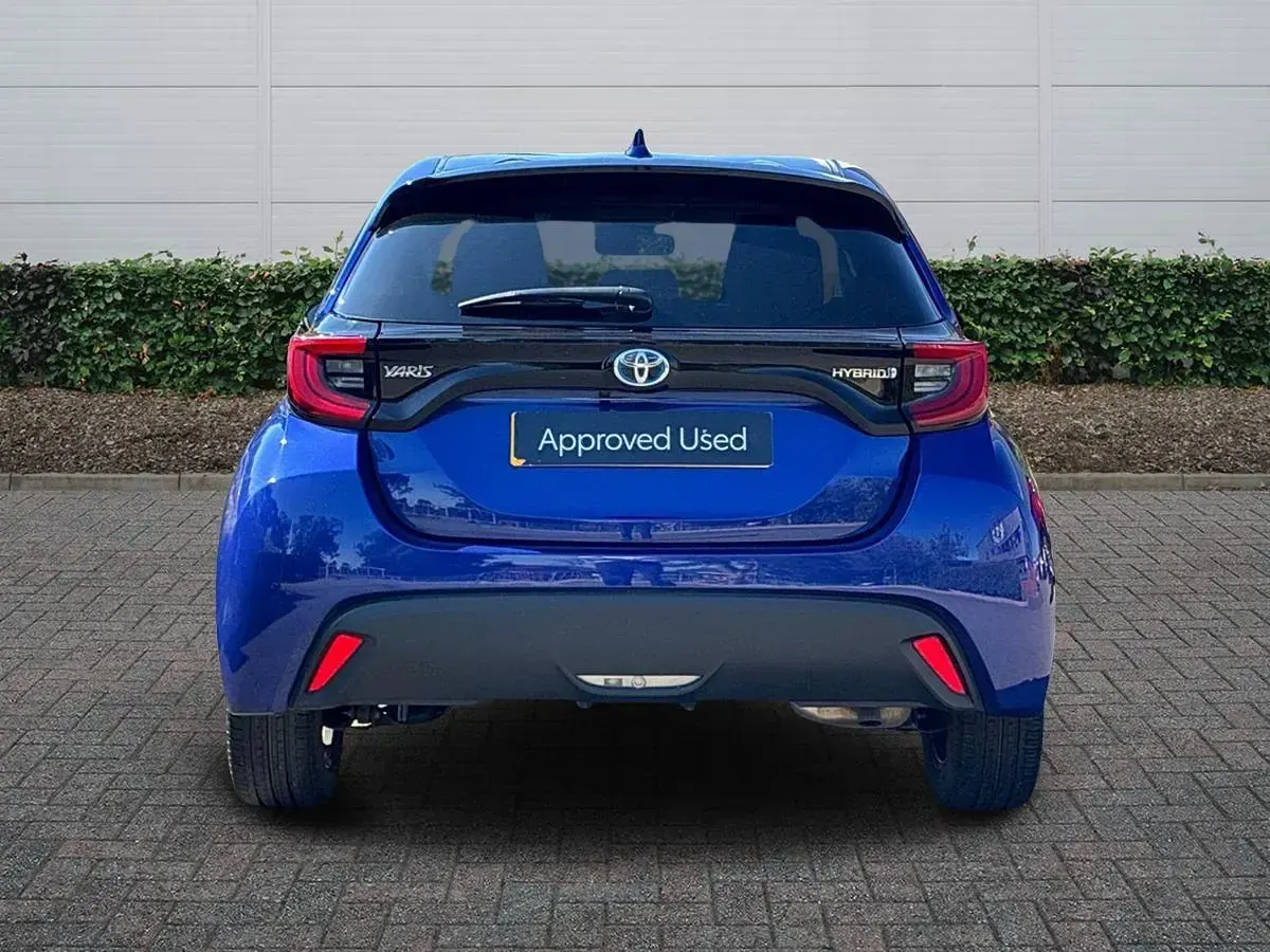 Used Toyota Yaris Design 2023 Blue Hatchback
