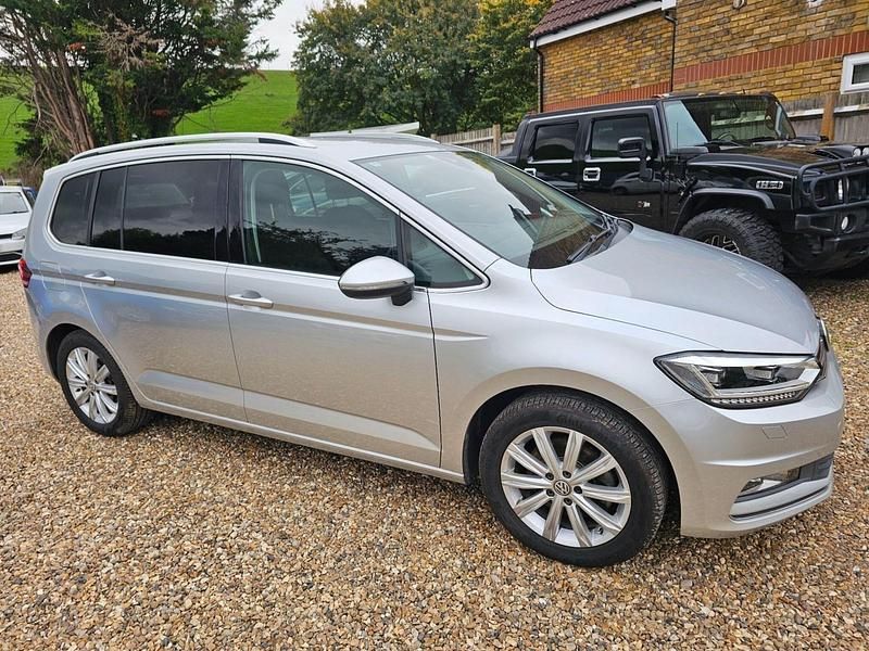 Used VW Touran SEL 150 HP (110 kW) 2025 Silver MPV