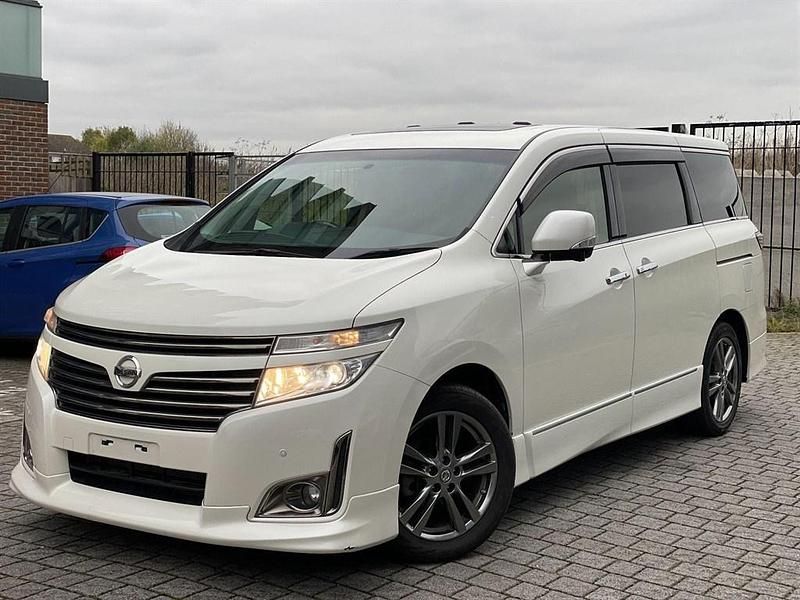 Used Nissan Elgrand 2013 White MPV