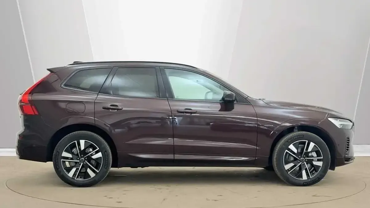 Used Volvo XC60 Plus 345 HP (253 kW) 2025 Red SUV