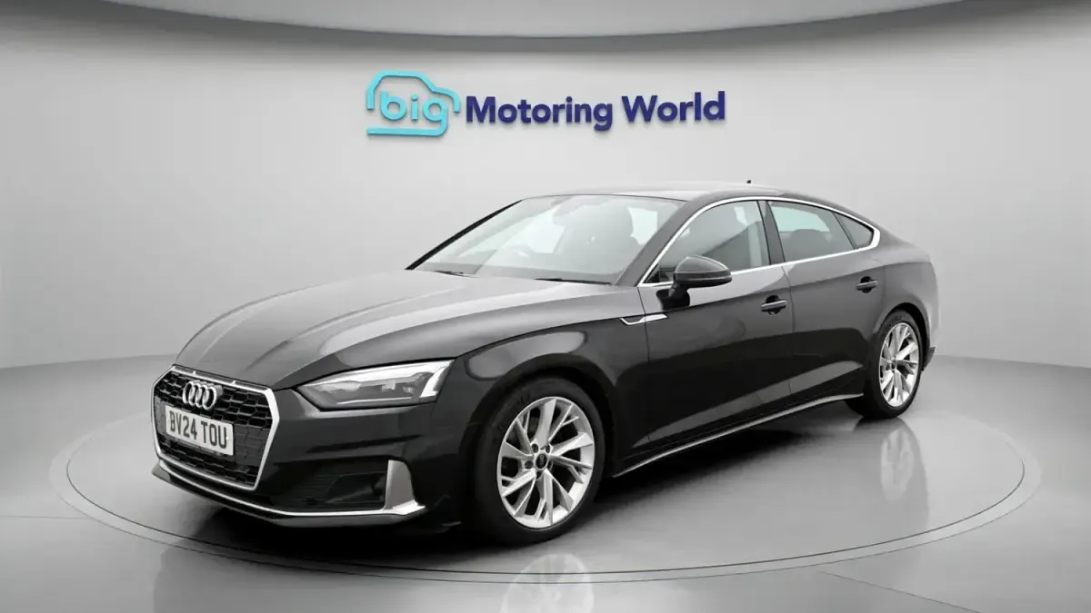 Usado Audi A5 Sport 2024 Negro Utilitario