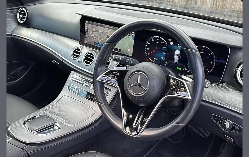 Used Mercedes E200 AMG line 200 HP (147 kW) 2022 Blue Estate