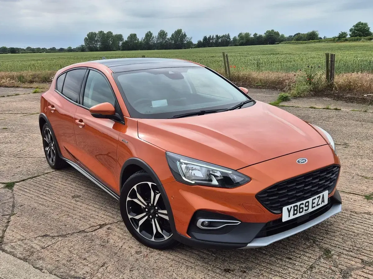 Used Ford Focus Active X 125 HP (91 kW) 2019 Orange Hatchback