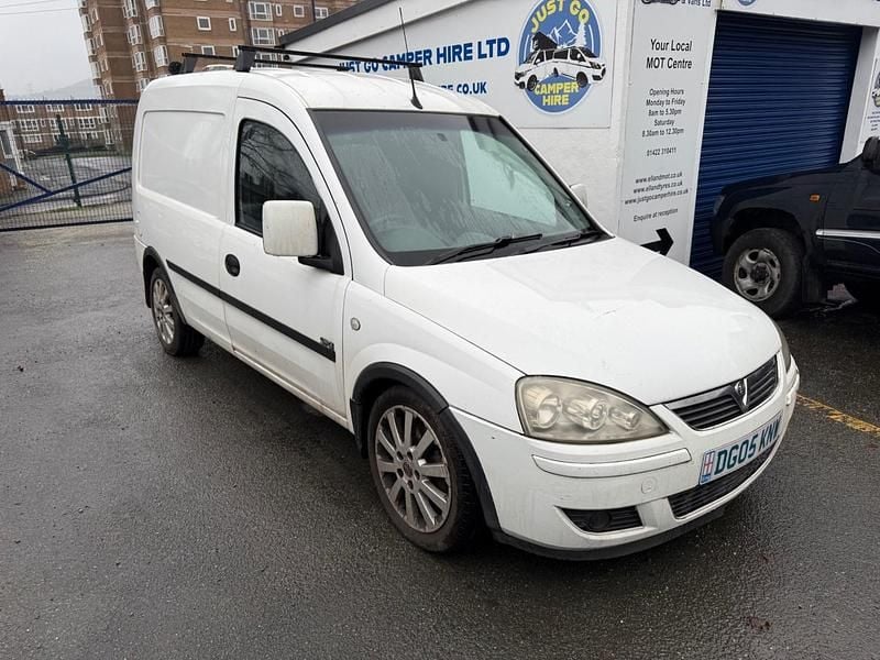 White Used 2005 Vauxhall Combo Van | £750 (Good price) - Image 1/4
