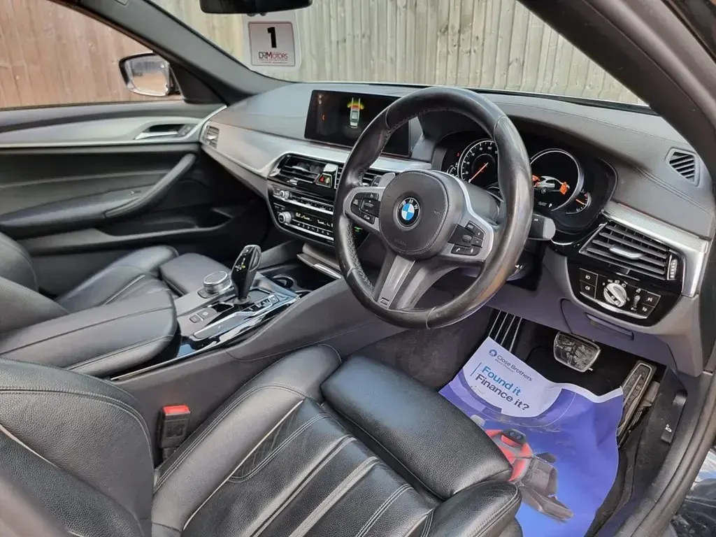 Begagnad BMW 520 M Sport 190 HK (139 kW) 2018 Svart Sedan