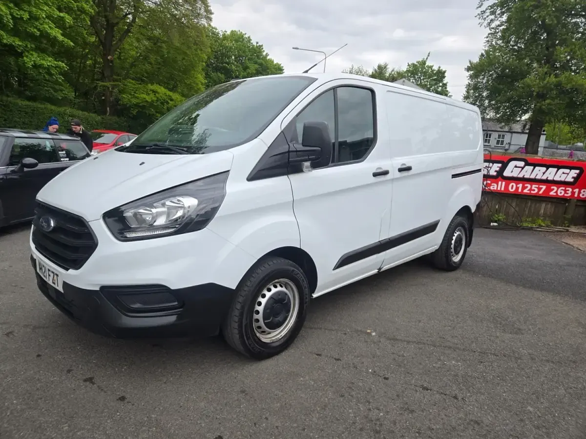 Used Ford Transit Custom 105 HP (77 kW) 2021 White Van