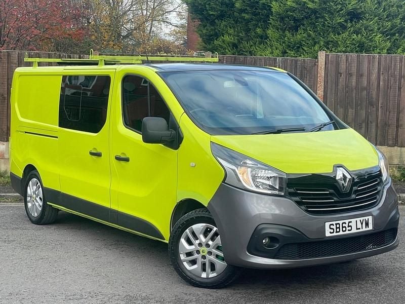 Used Renault Trafic 2015 Green MPV
