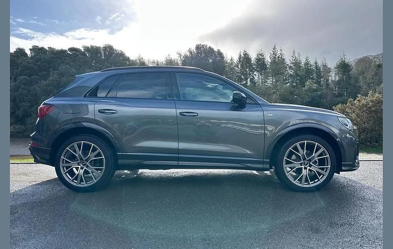 Used Audi Q3 Black Edition 147 HP (108 kW) 2024 Grey SUV