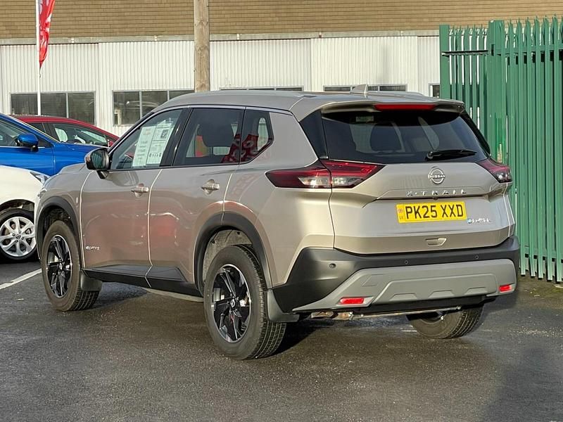 New Nissan X-Trail N-Connecta 213 HP (156 kW) 2025 Silver SUV