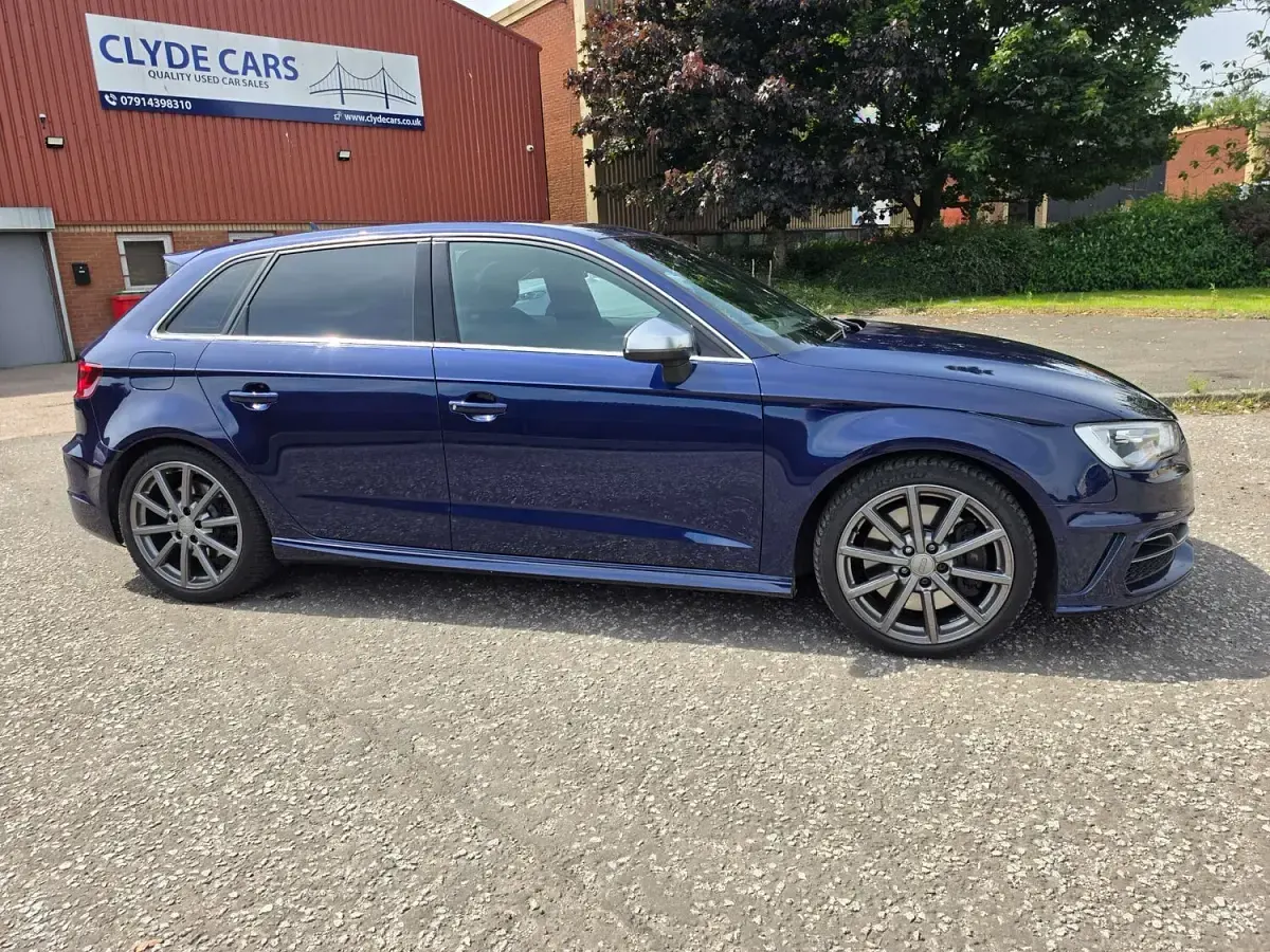 Used Audi A3 Comfort 2014 Blue Hatchback