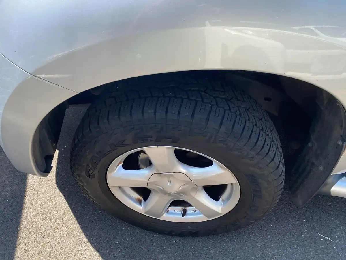 Used Isuzu D-Max 2017 Silver Pickup