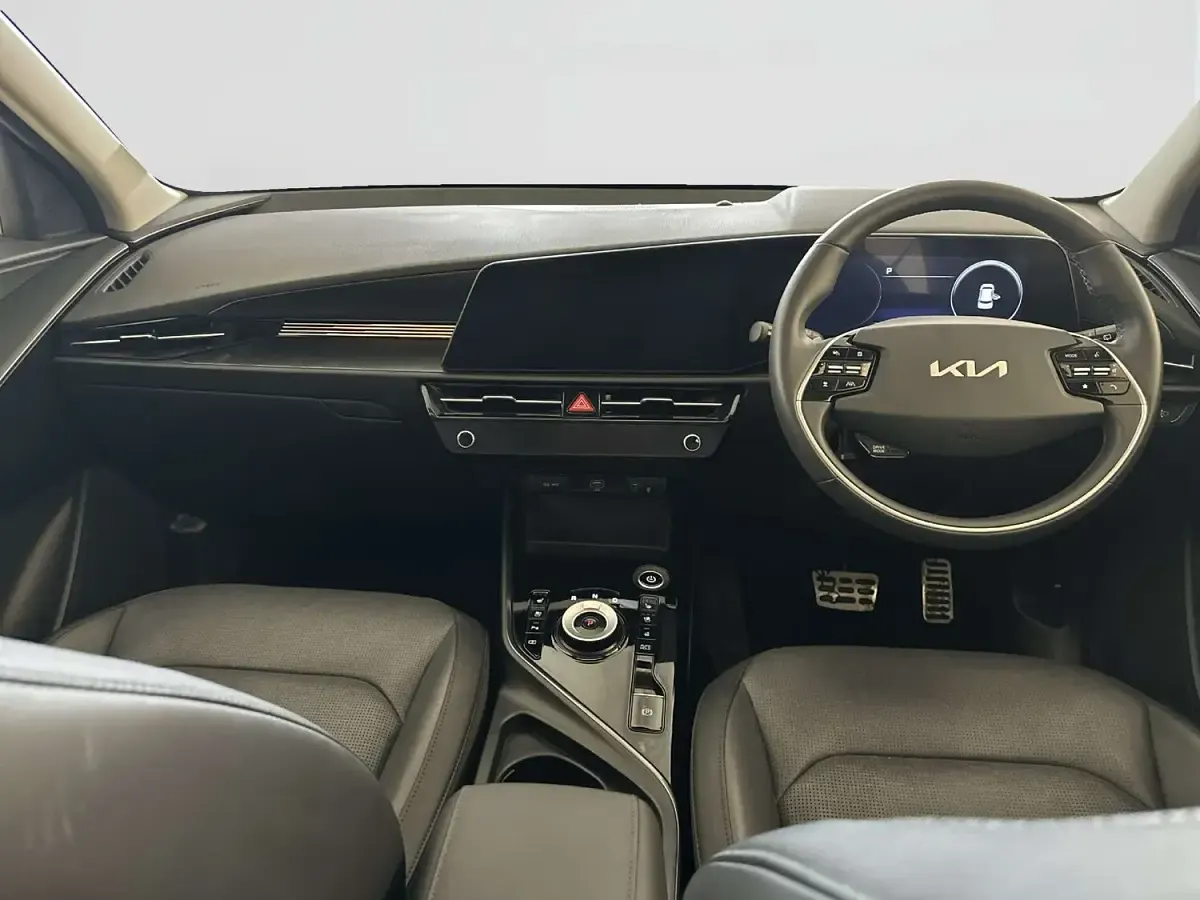 Used Kia Niro 150 kW (204 HP) 2023 White SUV