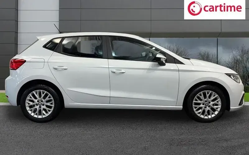 Used Seat Ibiza SE Technology 95 HP (69 kW) 2021 White Hatchback