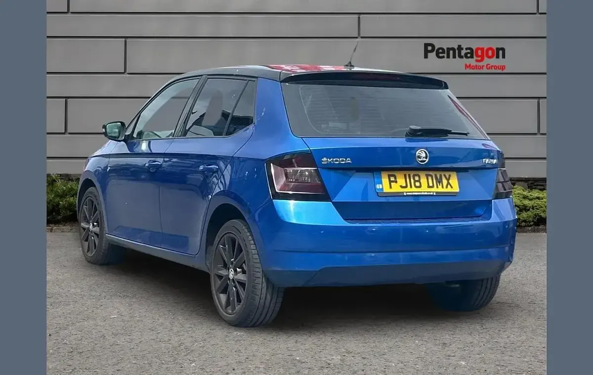 Used Skoda Fabia Colour Edition 94 HP (69 kW) 2018 Blue Hatchback