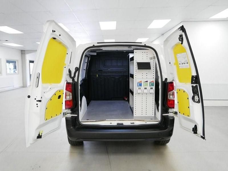 Second-hand Peugeot Partner Premium 100 CP (73 kW) 2021 Alb Monovolum