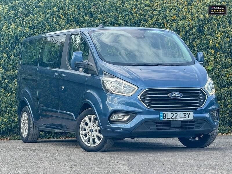 Used Ford Tourneo Titanium 131 HP (96 kW) 2022 Blue MPV