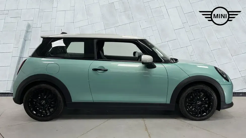 Used Mini Cooper S Hatch 201 HP (147 kW) 2024 Green Hatchback