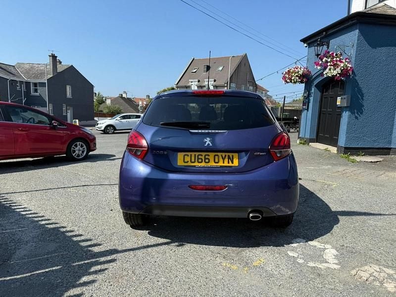Used Peugeot 208 GT-line 100 HP (73 kW) 2016 Blue Hatchback