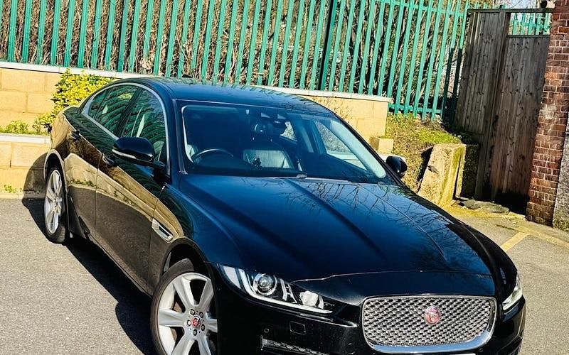 Used Jaguar XE Portfolio 179 HP (131 kW) 2019 Sedan