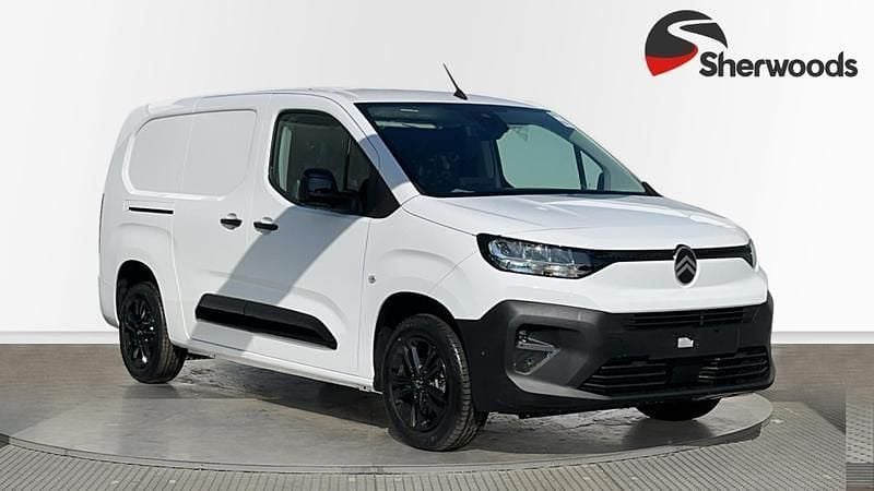 Icy white New 2025 Citroën Berlingo MPV | £20,995 (Good price) - Image 1/4