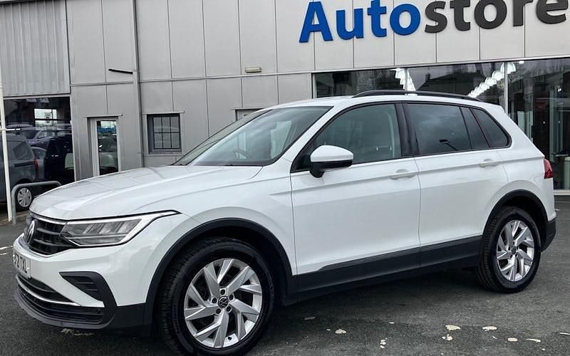Usado VW Tiguan Life 150 HP (110 kW) 2023 SUV