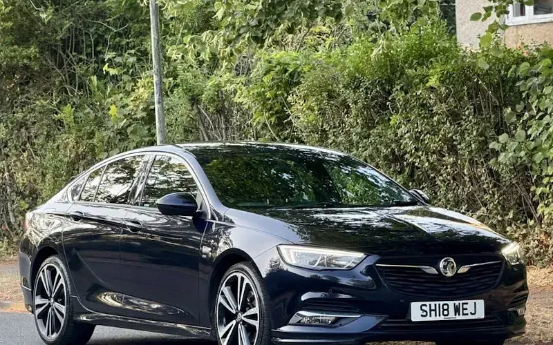 Used Vauxhall Insignia SRi 170 HP (125 kW) 2018 Blue Hatchback