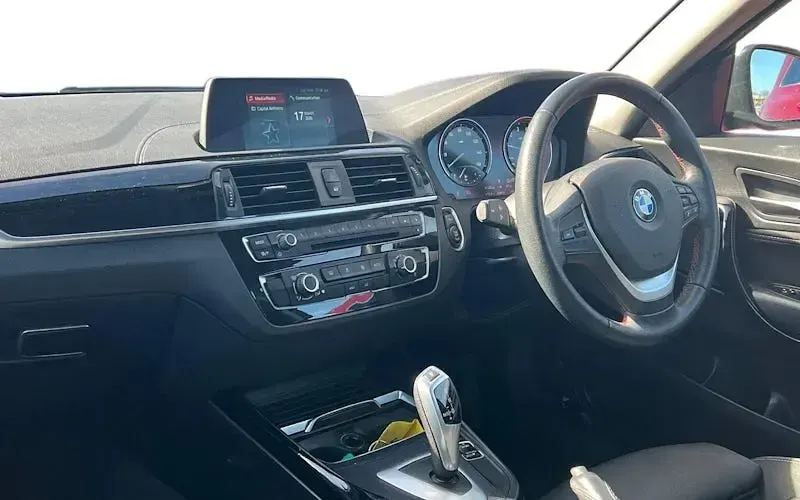 Used BMW 118 Sport Line 136 HP (100 kW) 2018 Blue Hatchback