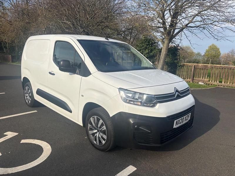 Used Citroën Berlingo 100 HP (73 kW) 2020 White MPV