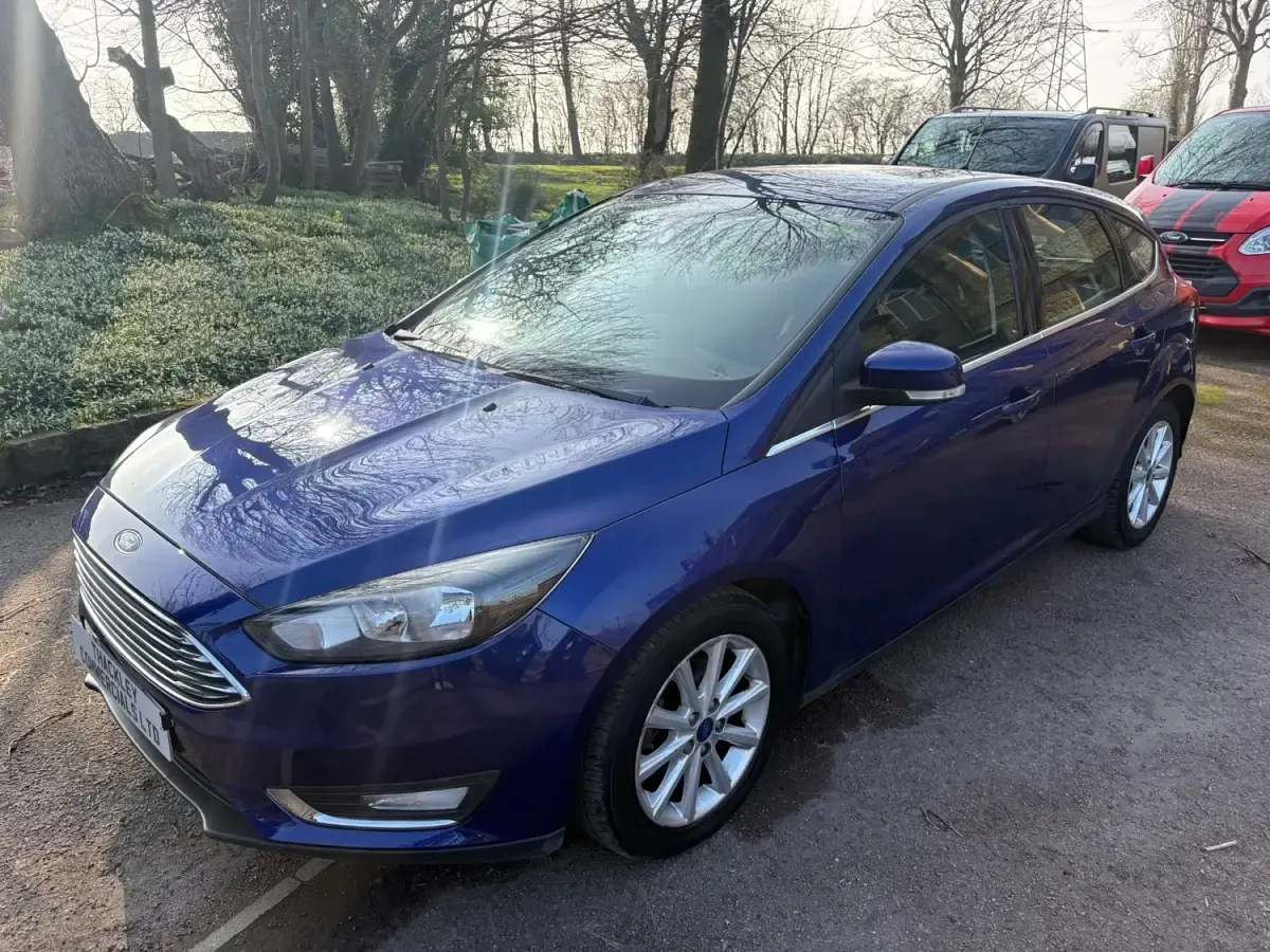 Używany Ford Focus Titanium 2015 Niebieski Hatchback