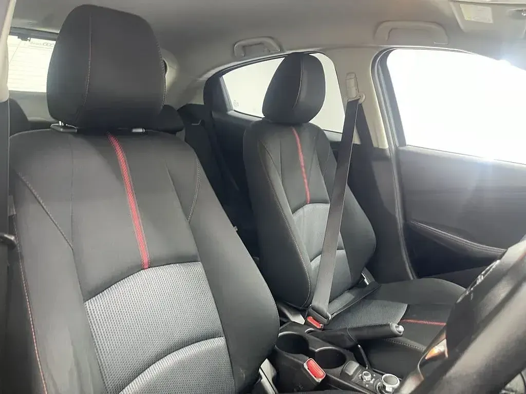 Used Mazda 2 Inclusive 90 HP (66 kW) 2016 Grey Hatchback