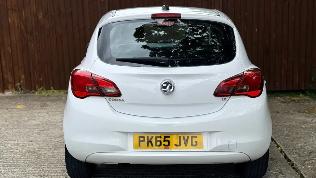 Used Vauxhall Corsa 2015 White Hatchback
