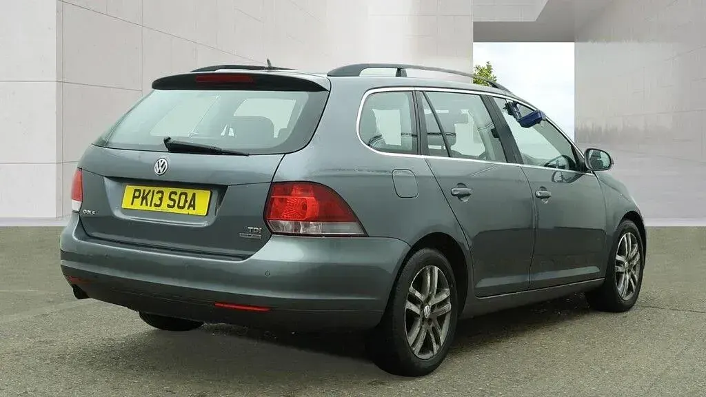 Used VW Golf VII SE 105 HP (77 kW) 2013 Grey Estate