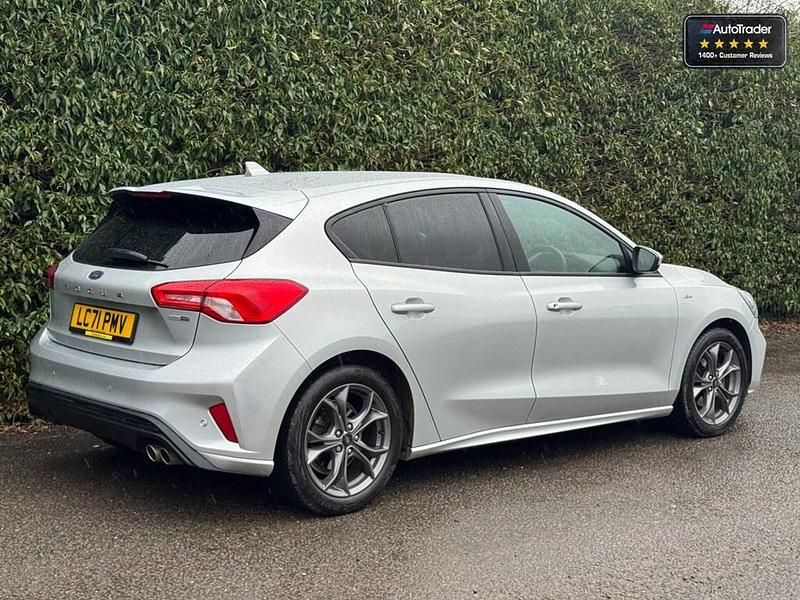 Used Ford Focus ST-Line 155 HP (114 kW) 2021 Silver Hatchback