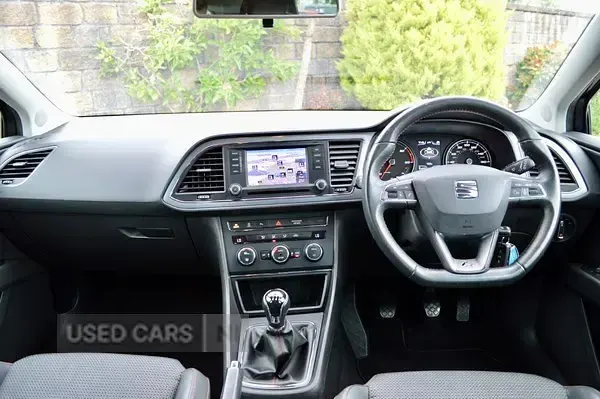 Używany Seat Leon FR 184 KM (135 kW) 2015 Szary Hatchback