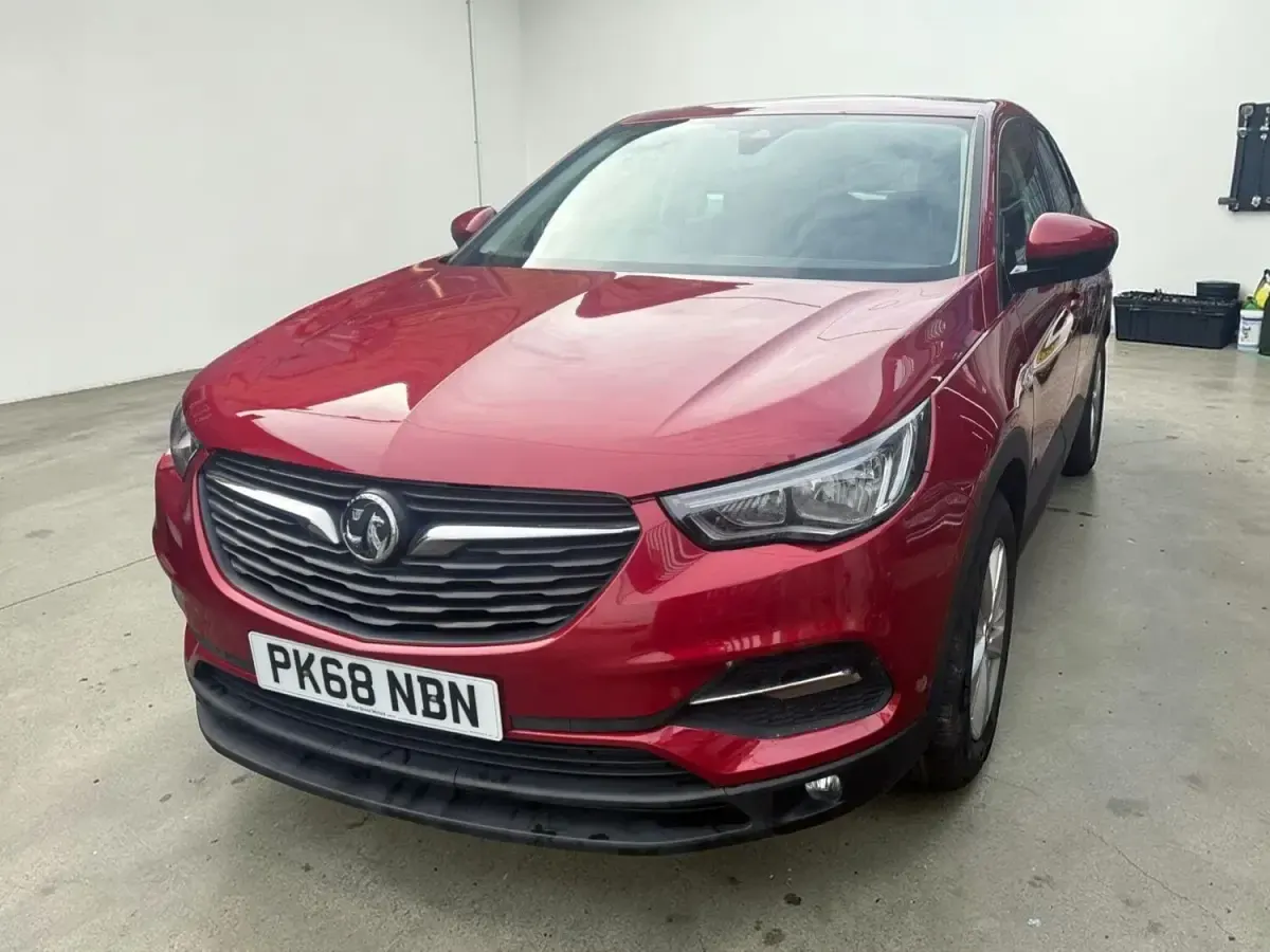Used Vauxhall Grandland X 130 HP (95 kW) 2019 Red SUV