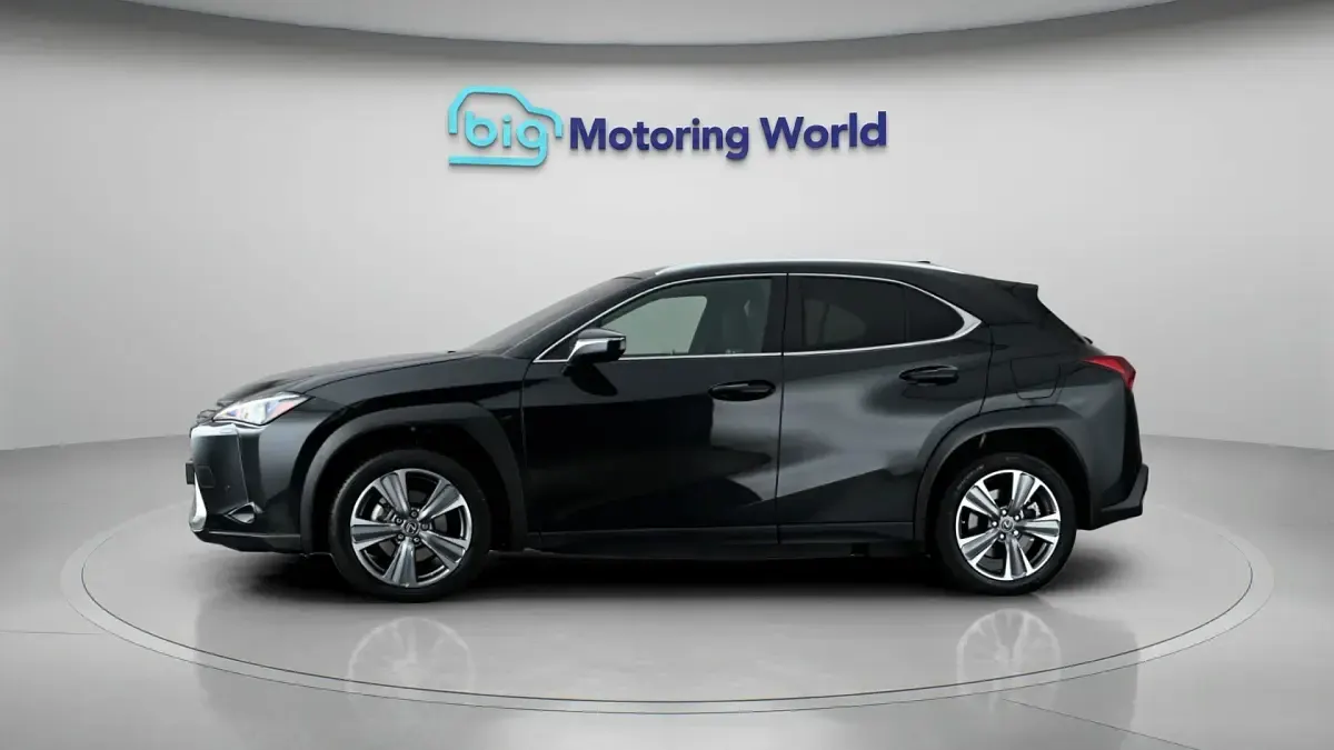 Used Lexus UX 300e 150 kW (204 HP) 2024 Black SUV