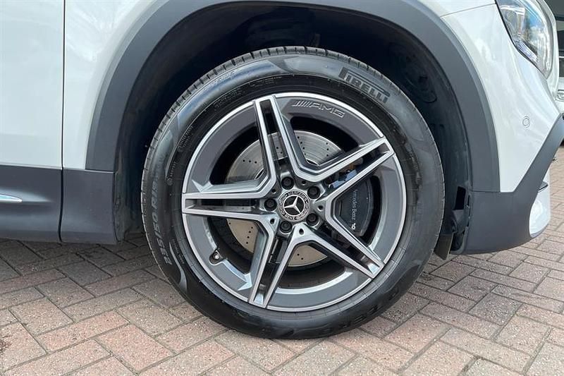 Used Mercedes GLB220 AMG Line Premium 190 HP (139 kW) 2020 Polar white SUV