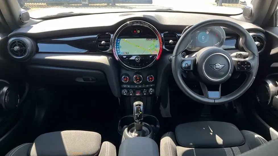 Usado Mini Cooper S Classic 176 HP (129 kW) 2024 Prateado Citadino