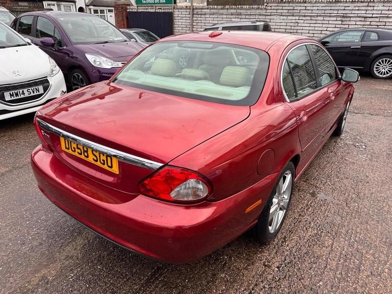 Usado Jaguar X-type SE 143 HP (105 kW) 2008 Vermelho Sedan