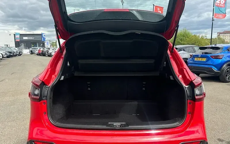Usado Nissan Qashqai Acenta Premium 140 CV (102 kW) 2020 Rojo SUV