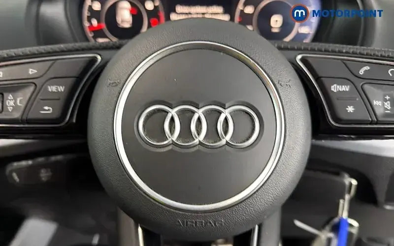 Used Audi Q2 S-Line 150 HP (110 kW) 2023 White SUV